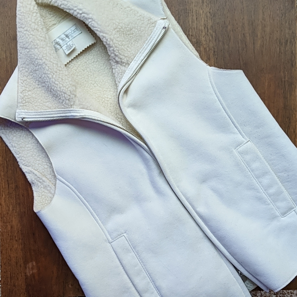 Petite sophisticate cream fleece / suede vest